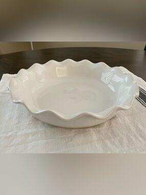 Emile Henry Deep Ruffled Pie Dish